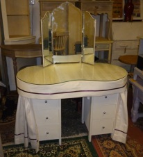 Kidney Shaped Dressing Table in Annie Sloan Old White