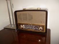 1955 Ekco U245 valve radio