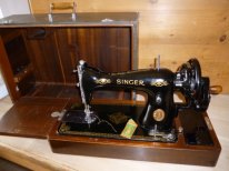 Singer sewing machine, hand powered